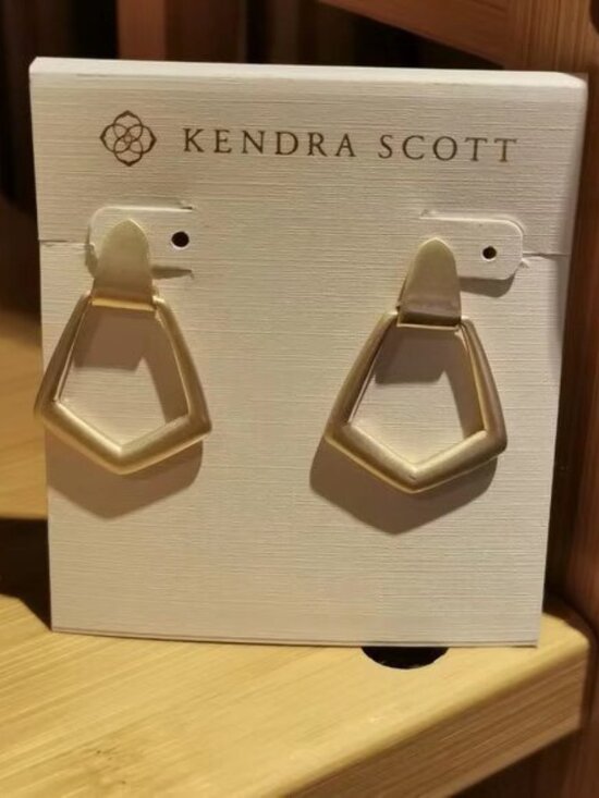 Kendra Scott Stud Earrings - Picture 1 of 3